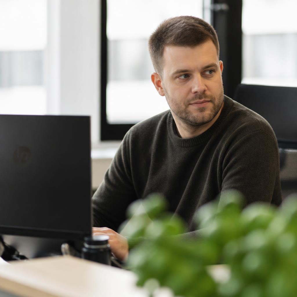 Tom, Software Engineer in Technology